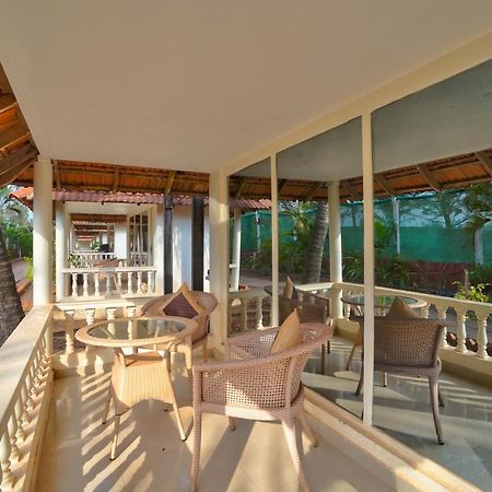 Morjim Holiday Beach Resort Exterior photo