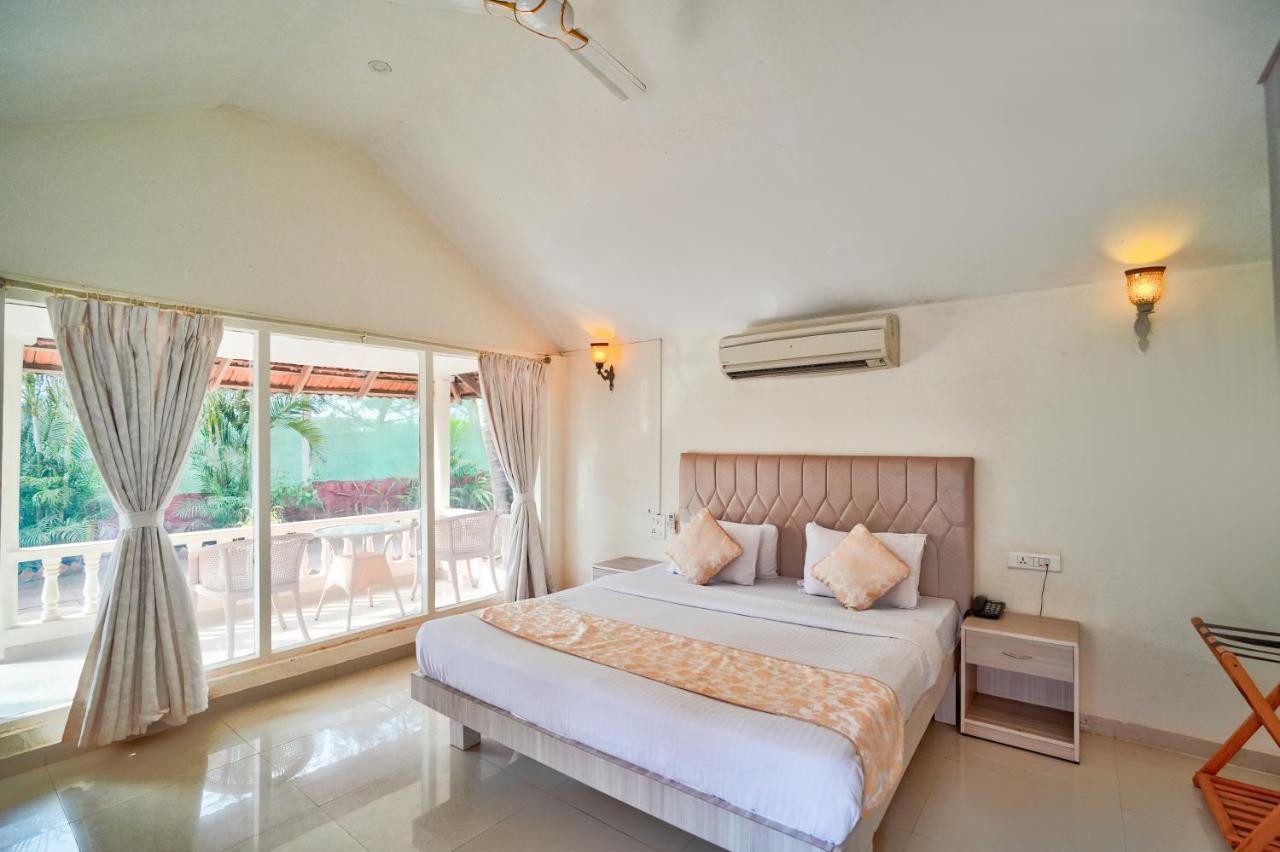 Morjim Holiday Beach Resort Exterior photo