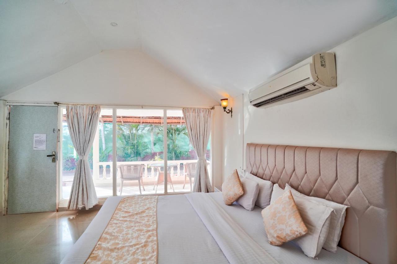 Morjim Holiday Beach Resort Exterior photo