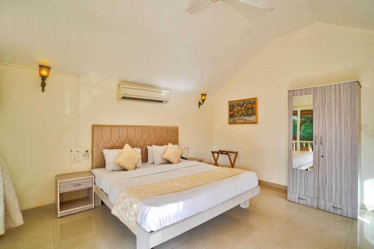 Morjim Holiday Beach Resort Exterior photo